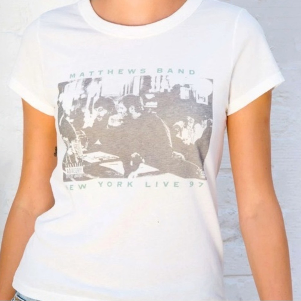 Brandy Melville Cropped graphic tee